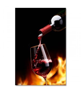 Cuadro copa de vino tinto con fuego intenso de fondo