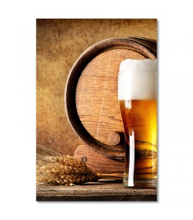 Cuadro cerveza rubia frente a barril campestre