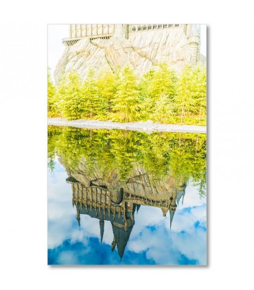 Cuadro castillo reflejado en lago tranquilo