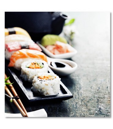 Cuadro sushi en bandeja con palillos