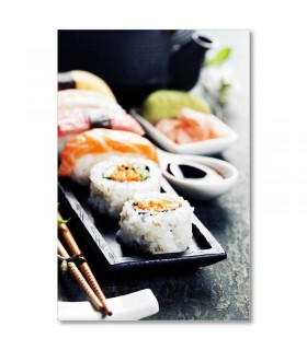 Cuadro sushi en bandeja con palillos
